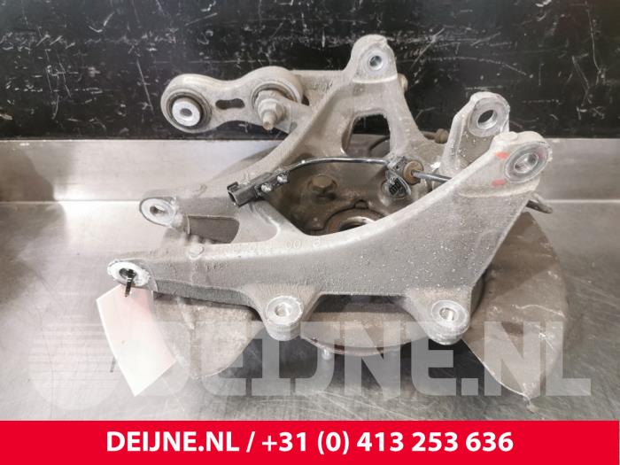 Begagnade Spindel, höger bak Tesla Model S P85D Pris € 363,00 Inklusive moms erbjuds av van Deijne Onderdelen Uden B.V.