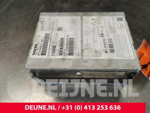 Used CD player Volvo V60 I (FW/GW) 2.0 D4 16V Price € 125,00 Margin scheme offered by van Deijne Onderdelen Uden B.V.