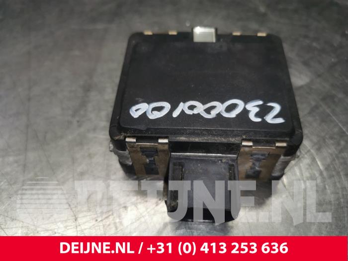 Begagnade Radarsensor Tesla Model S 85D Pris € 235,95 Inklusive moms erbjuds av van Deijne Onderdelen Uden B.V.
