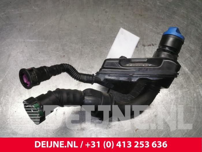 Gebrauchte Füllrohr adbluetank Volvo V60 II (ZW) 2.0 D4 16V Preis € 60,00 Margenregelung angeboten von van Deijne Onderdelen Uden B.V.