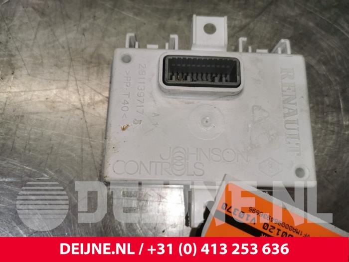 Navigation module from a Renault Master IV (MA/MB/MC/MD/MH/MF/MG/MH) 2.3 dCi 135 16V FWD 2020