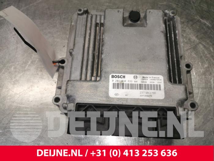 Engine management computer from a Renault Kangoo Express (FW) 1.5 dCi 75 FAP 2015