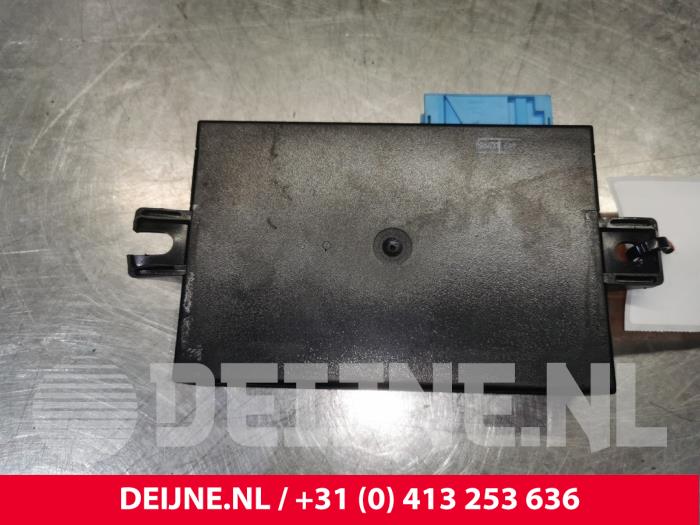 Usagé Ordinateur régulation vitesse BMW 7 serie (E38) 735i/iL V8 32V Prix € 20,00 Règlement à la marge proposé par van Deijne Onderdelen Uden B.V.
