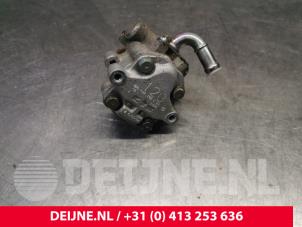 Used Power steering pump Volkswagen LT II 2.5 TDi LWB 35/46 Price € 90,75 Inclusive VAT offered by van Deijne Onderdelen Uden B.V.