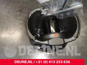 Używane Tlok Toyota ProAce 2.0 D-4D 122 16V Worker Cena € 60,50 Z VAT oferowane przez van Deijne Onderdelen Uden B.V.