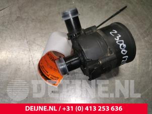 Usados Bomba de agua adicional Renault Master IV (MA/MB/MC/MD/MH/MF/MG/MH) 2.3 dCi 135 16V FWD Precio € 42,35 IVA incluido ofrecido por van Deijne Onderdelen Uden B.V.