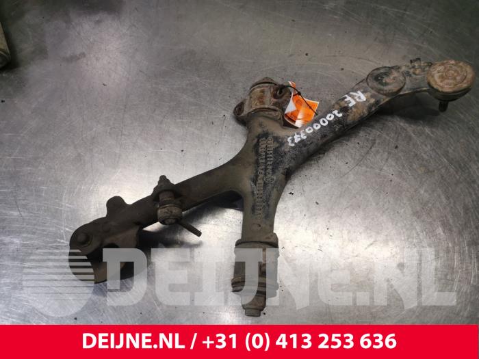 Front upper wishbone, right from a Renault Master III (ED/HD/UD) 2.5 dCi 16V 2002