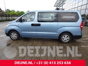 Used Side loading-door window Hyundai H-300 2.5 CRDi Price € 151,25 Inclusive VAT offered by van Deijne Onderdelen Uden B.V.