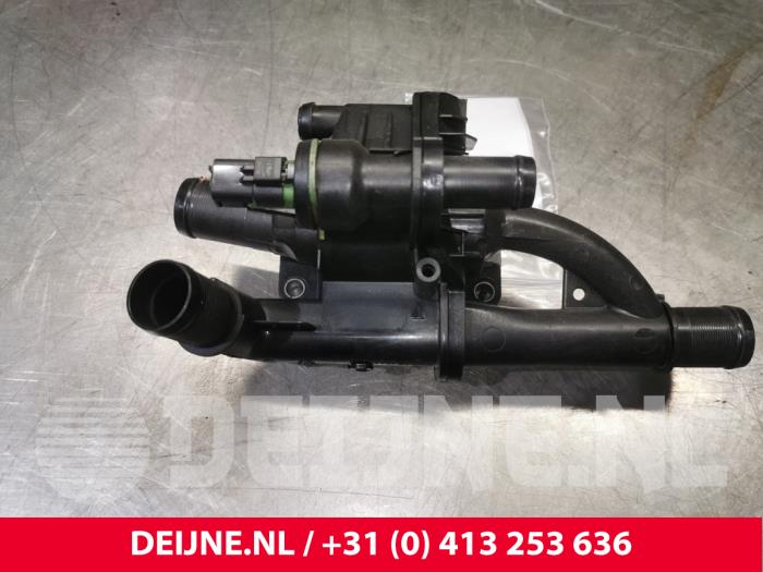 Gebrauchte Thermostatgehäuse Volvo V50 (MW) 1.6 D 16V Preis € 25,00 Margenregelung angeboten von van Deijne Onderdelen Uden B.V.