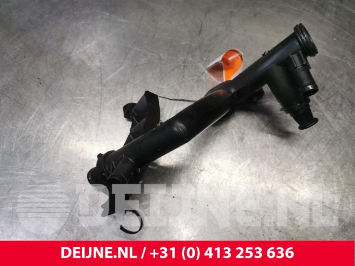 Gebrauchte Wasserrohr Volvo V50 (MW) 1.6 D 16V Preis € 50,00 Margenregelung angeboten von van Deijne Onderdelen Uden B.V.