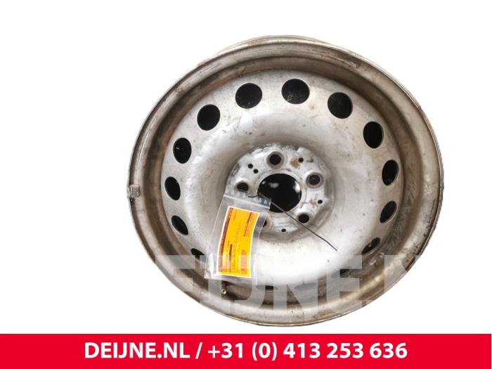 Używane Obrecz Mercedes Vito Cena € 48,40 Z VAT oferowane przez van Deijne Onderdelen Uden B.V.