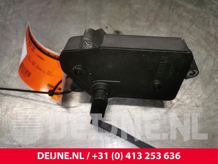 Stepper motor Volvo C70 - 30756100 MAHLE