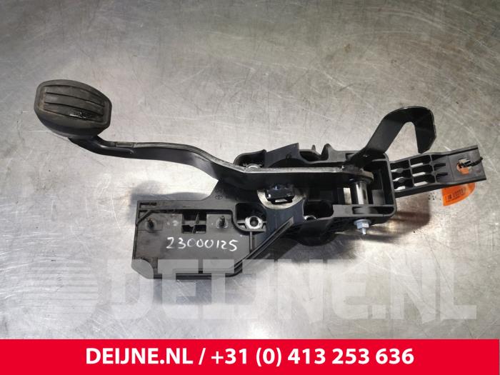 Używane Pedal hamulca Peugeot Expert (V1/VA/VB/VE/VF/VT/VY) 2.0 Blue HDi 120 16V Cena € 90,75 Z VAT oferowane przez van Deijne Onderdelen Uden B.V.