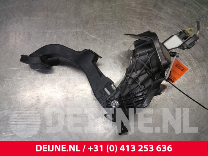 Używane Pedal sprzegla Peugeot Expert (V1/VA/VB/VE/VF/VT/VY) 2.0 Blue HDi 120 16V Cena € 48,40 Z VAT oferowane przez van Deijne Onderdelen Uden B.V.