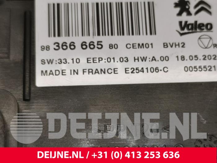 Sterownik nagrzewnicy z Peugeot Partner (EF/EU) 1.5 BlueHDi 75 2021