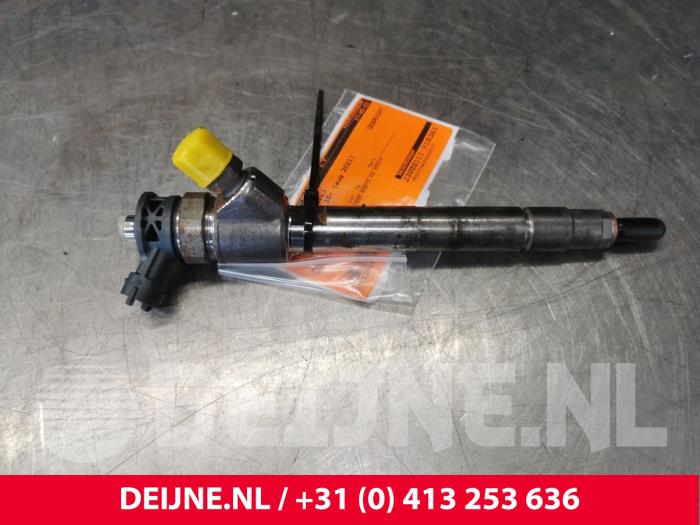 Injector (diesel) from a Peugeot Partner (EF/EU) 1.5 BlueHDi 75 2021