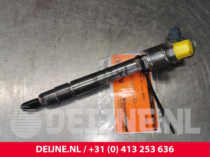 Injector (diesel) from a Peugeot Partner (EF/EU) 1.5 BlueHDi 75 2021