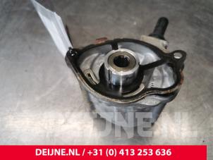 Used Vacuum pump (diesel) Mercedes Sprinter 3,5t (906.63) 310 CDI 16V Price € 90,75 Inclusive VAT offered by van Deijne Onderdelen Uden B.V.