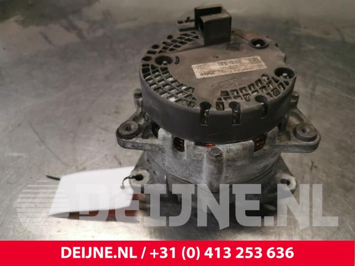 Begagnade Dynamo Mercedes V (447.8) 2.0 300 d 16V Pris € 90,75 Inklusive moms erbjuds av van Deijne Onderdelen Uden B.V.