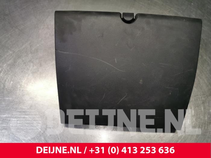 Begagnade Handskfack Iveco New Daily VI 35C18,35S18,40C18,50C18,60C18,65C18,70C18 Pris € 60,50 Inklusive moms erbjuds av van Deijne Onderdelen Uden B.V.