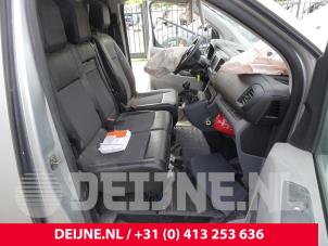 Used Double front seat, right Citroen Jumpy 2.0 Blue HDI 120 Price on request offered by van Deijne Onderdelen Uden B.V.