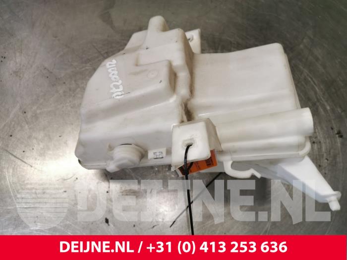 Volvo V40 Front windscreen washer reservoirs stock