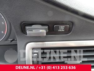 Gebrauchte Zündschloss + Schlüssel Volvo V70 (BW) 2.4 D 20V Preis auf Anfrage angeboten von van Deijne Onderdelen Uden B.V.