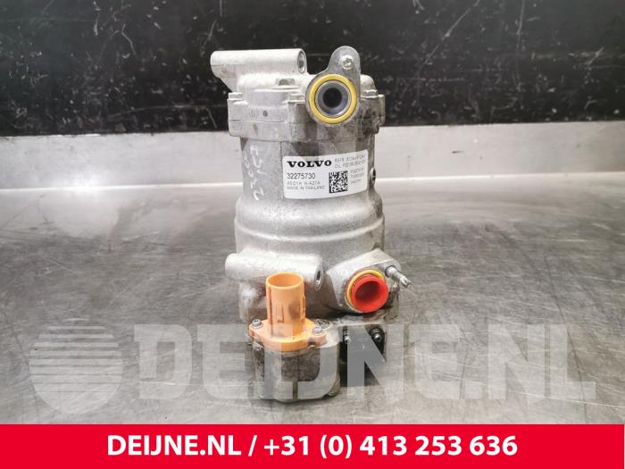 Usagé Pompe clim Volvo C40 Recharge (XK) Recharge Twin 78 kWh Prix € 968,00 Prix TTC proposé par van Deijne Onderdelen Uden B.V.