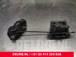 Usagé Mécanique de verrouillage hayon Volvo C40 Recharge (XK) Recharge Twin Prix € 72,60 Prix TTC proposé par van Deijne Onderdelen Uden B.V.