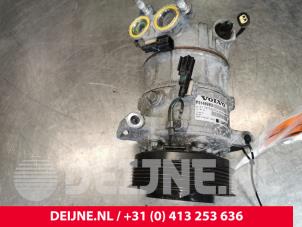 Usagé Pompe clim Volvo S90 II 2.0 D4 16V Prix € 125,00 Règlement à la marge proposé par van Deijne Onderdelen Uden B.V.