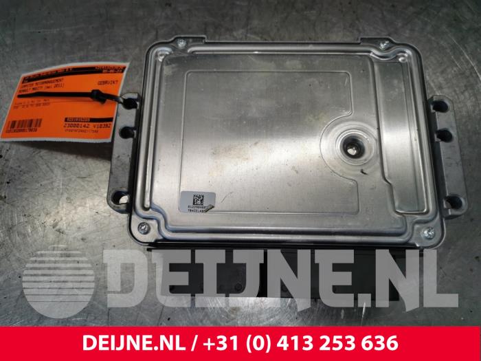 Used Engine management computer Renault Maxity 3.0 DCI 150.35 Price € 211,75 Inclusive VAT offered by van Deijne Onderdelen Uden B.V.