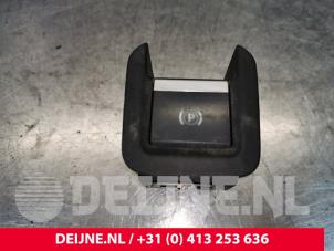 Usagé Commutateur frein à main Citroen Berlingo 1.5 BlueHDi 100 Prix € 36,30 Prix TTC proposé par van Deijne Onderdelen Uden B.V.