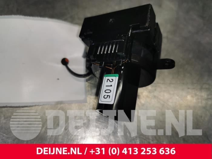 Begagnade Innetemperatursensor Volvo XC60 II (UZ) 2.0 B4 16V AWD Pris € 30,00 Marginaltabell erbjuds av van Deijne Onderdelen Uden B.V.