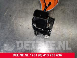 Usagé Capteur de température intérieur Volvo XC90 II 2.0 D5 16V AWD Prix € 30,00 Règlement à la marge proposé par van Deijne Onderdelen Uden B.V.