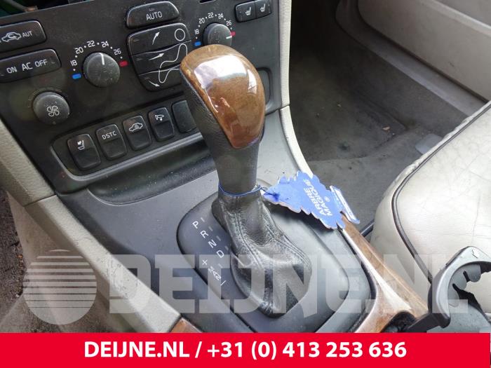 Gear stick from a Volvo S80 (TR/TS) 2.9 T6 24V 2003