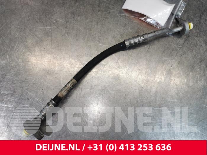 Air conditioning line from a Volvo S60 II (FS) 2.0 D3 16V 2017