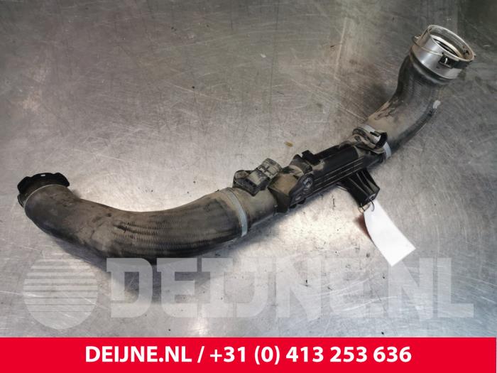 Gebrauchte Intercooler Rohr Volvo S60 II (FS) 2.0 D3 16V Preis € 50,00 Margenregelung angeboten von van Deijne Onderdelen Uden B.V.