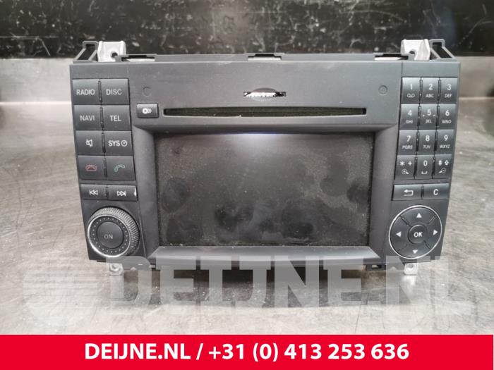 Display unité de contrôle multi media d'un Mercedes-Benz Vito (639.6) 3.0 122 CDI V6 24V 2011