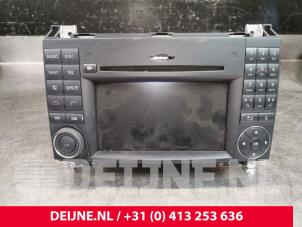 Used Display Multi Media control unit Mercedes Vito (639.6) 3.0 122 CDI V6 24V Price € 332,75 Inclusive VAT offered by van Deijne Onderdelen Uden B.V.
