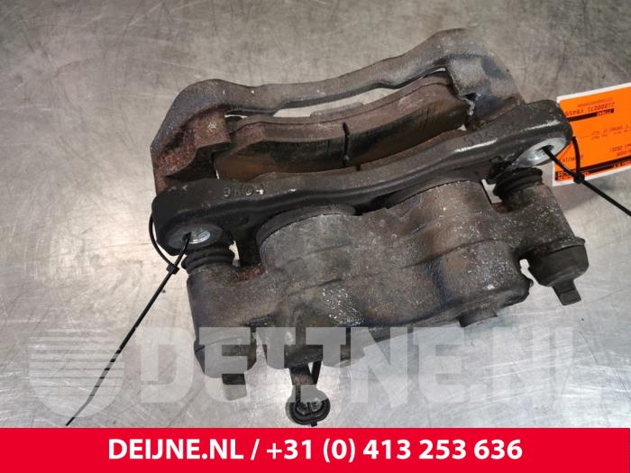 Front brake calliper, left from a Iveco New Daily VI 35C18, 35S18, 40C18, 50C18 2020