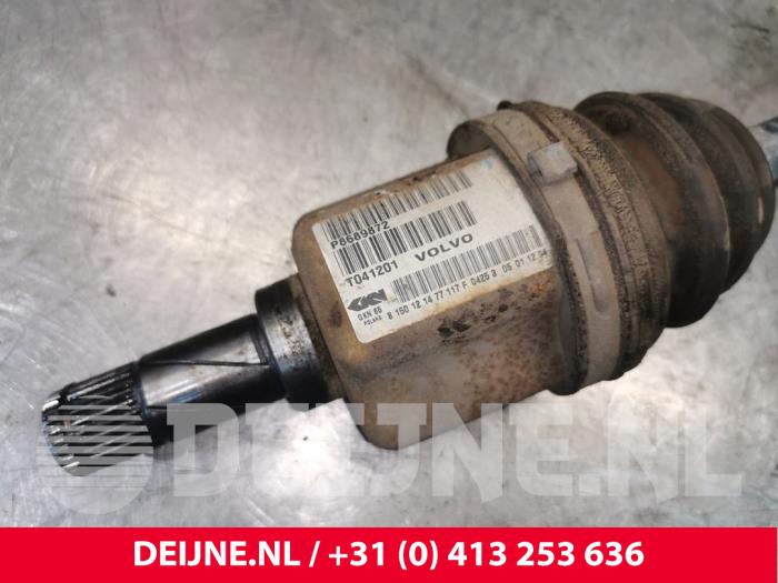 Front drive shaft, left from a Volvo S60 I (RS/HV) 2.4 20V 140 2005