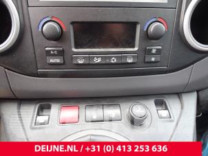Usados Interruptor de ventanilla eléctrica Citroen Berlingo 1.6 BlueHDI 75 Precio de solicitud ofrecido por van Deijne Onderdelen Uden B.V.