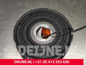 Używane Kolo pasowe walu korbowego Renault Master Cena € 121,00 Z VAT oferowane przez van Deijne Onderdelen Uden B.V.