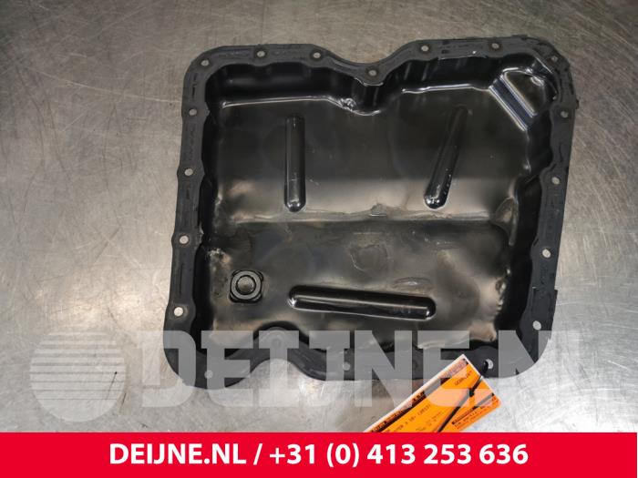 Gebrauchte Ölwanne Renault Master Preis € 54,45 Mit Mehrwertsteuer angeboten von van Deijne Onderdelen Uden B.V.