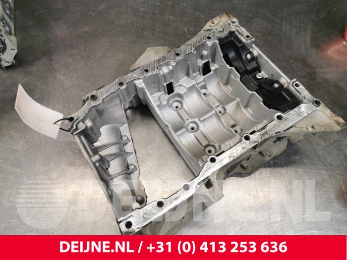 Usagé Couvercle carter Opel Movano 2.3 CDTi 16V FWD Prix € 121,00 Prix TTC proposé par van Deijne Onderdelen Uden B.V.