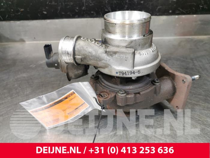 Używane Turbo Volvo V40 (MV) 2.0 D3 20V Cena € 300,00 Procedura marży oferowane przez van Deijne Onderdelen Uden B.V.
