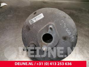 Usagé Assistant de freinage Opel Vivaro 1.9 DI Prix € 72,60 Prix TTC proposé par van Deijne Onderdelen Uden B.V.