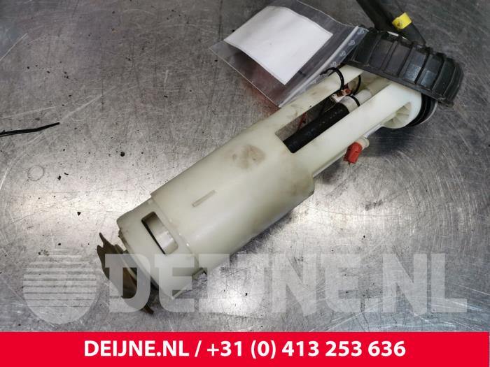 Gebrauchte Kraftstoffpumpe Mechanisch Volvo 850 Estate 2.5i 10V Preis € 50,00 Margenregelung angeboten von van Deijne Onderdelen Uden B.V.