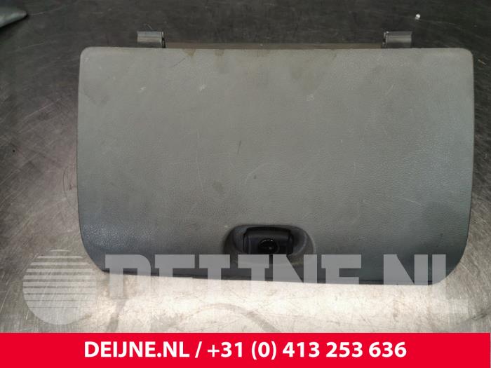 Begagnade Handskfack Renault Master II (FD/HD) 3.0 dCi 16V 140 Pris € 36,30 Inklusive moms erbjuds av van Deijne Onderdelen Uden B.V.