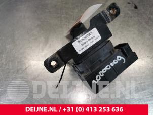 Usagé Module suspension à air Volvo XC90 II 2.0 D5 16V AWD Prix € 150,00 Règlement à la marge proposé par van Deijne Onderdelen Uden B.V.
